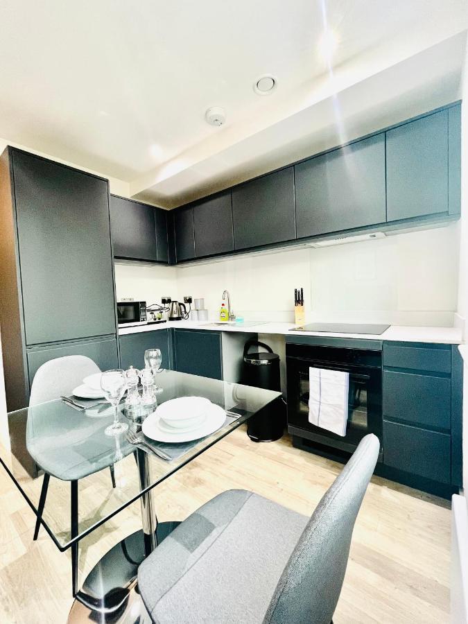 Stylish Studio Apartment Near To Old Trafford Stadium Manchester Eksteriør bilde