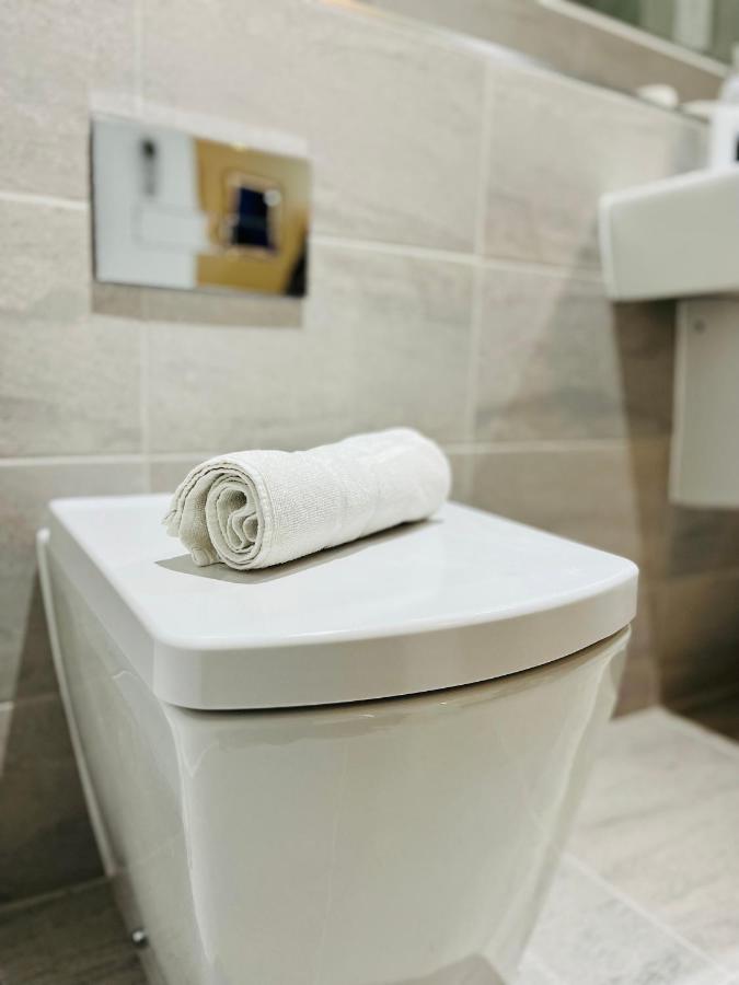 Stylish Studio Apartment Near To Old Trafford Stadium Manchester Eksteriør bilde