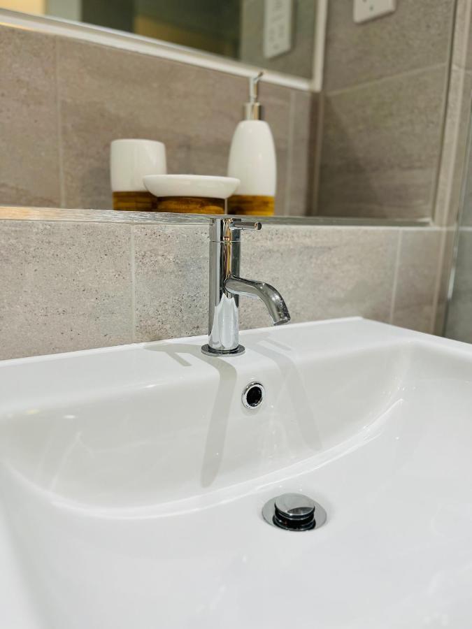 Stylish Studio Apartment Near To Old Trafford Stadium Manchester Eksteriør bilde